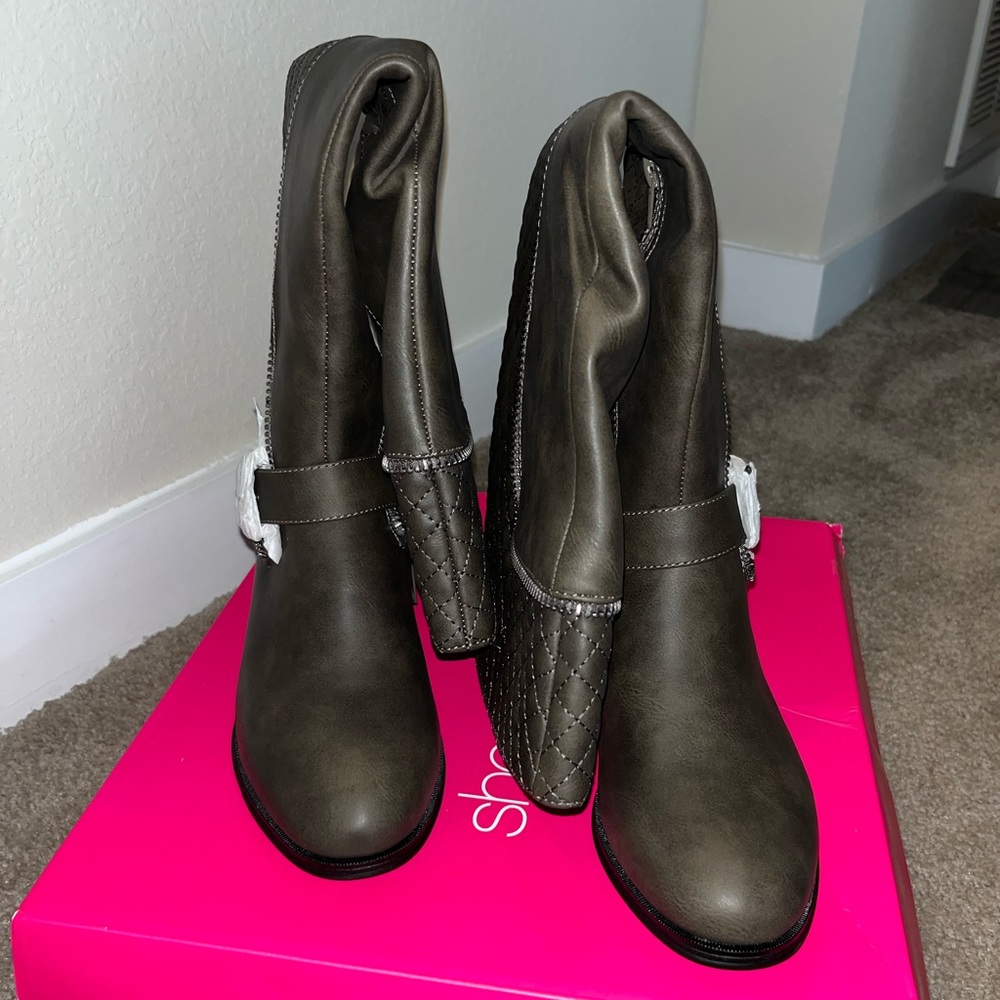 Flat Boot